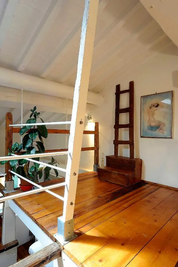 La Casa Dei Legni Parlanti Apartment Florence Italy